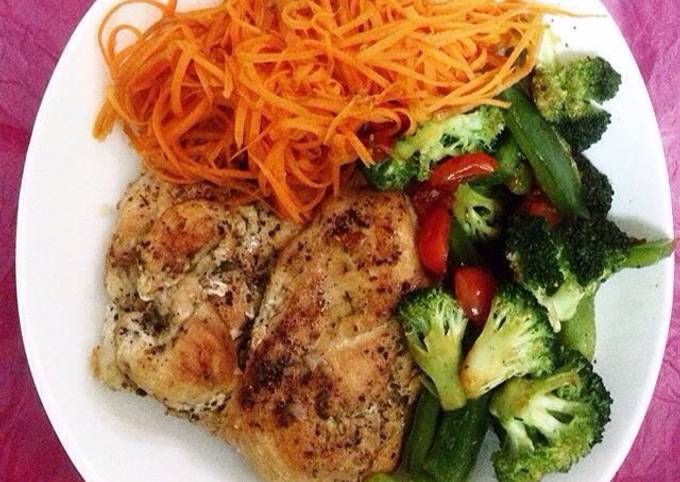 A picture of Grilled Herb Chicken with Vegetables.