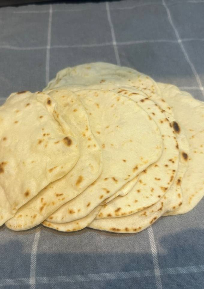 A picture of Simple and Quick Tortillas - Cheap and no Chemicals :P.