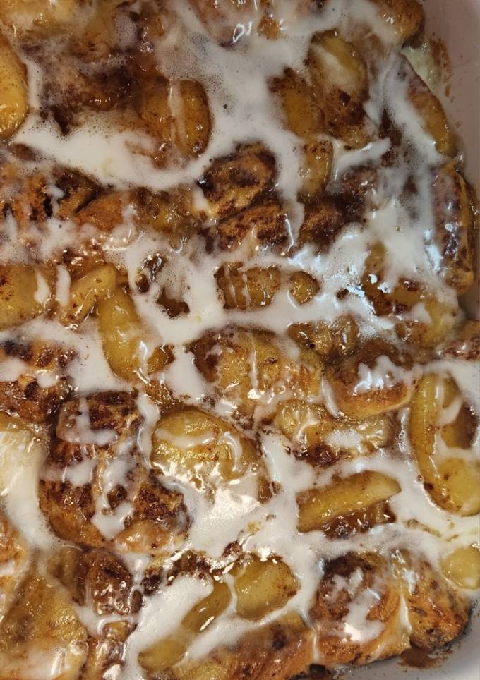 A picture of Apple Cinnamon Roll Breakfast Bake.