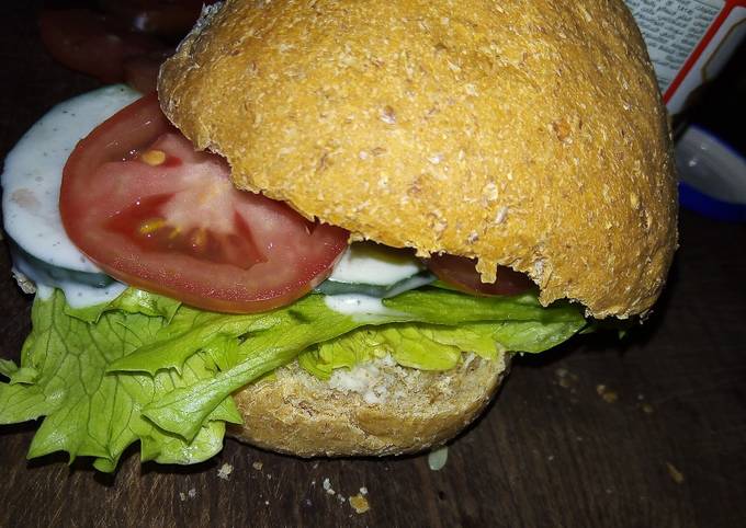 A picture of Simple veggie burger.