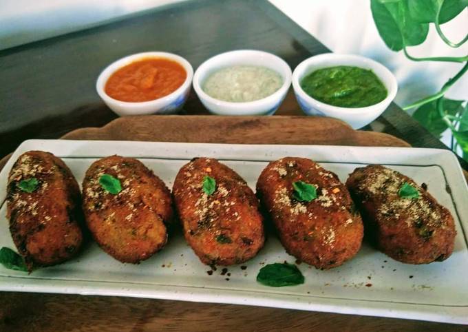 A picture of Mixed Vegetables Cutlets With Three Dips.