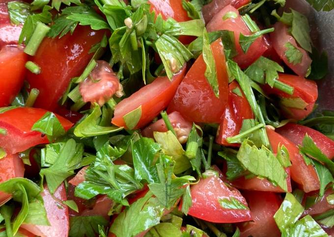 A picture of Simple Tabbouleh / parsley & tomato salad.