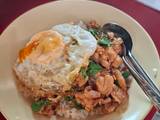 รูปของ กะเพราสะโพกไก่เย้ายวนใจ