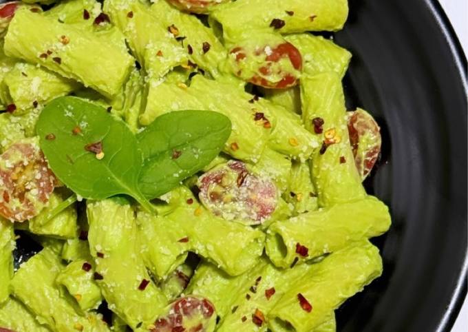 A picture of Tortiglioni in Avocado, Spinach and Tofu Sauce.