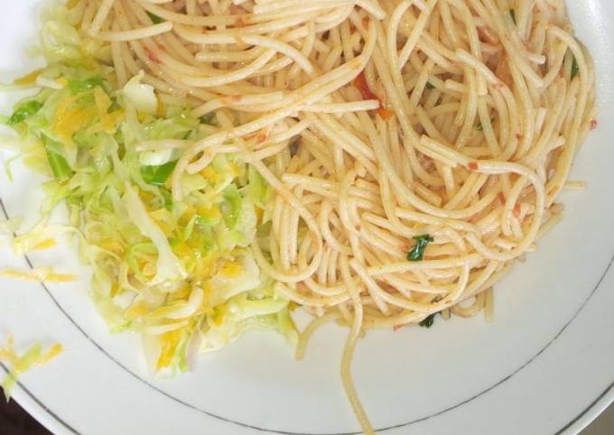 A picture of Fried spaghetti and veggies#4weekchallenge.