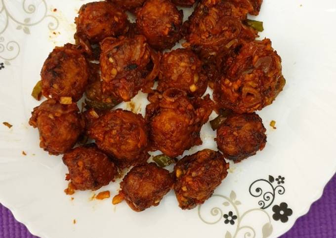 A picture of Spicy Dry Vegetable Manchurian (dhara kitchen recipe).