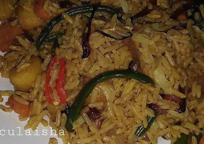 A picture of Vegetables pulao.