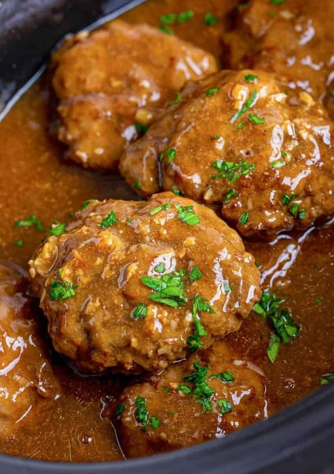 A picture of Salisbury Steak.