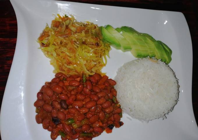 A picture of #Week4recipechallenge. Beans curry,fried cabbages n rice.