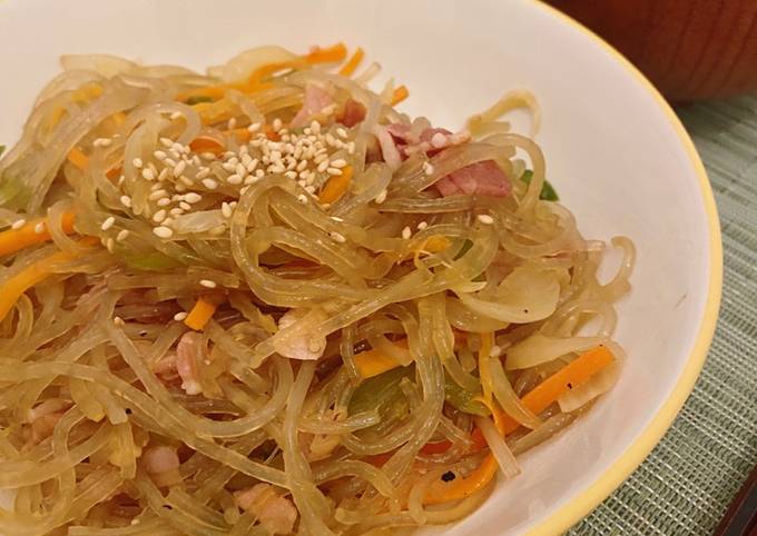 A picture of Japchae - Korean vermicelli with meat and vegetables.