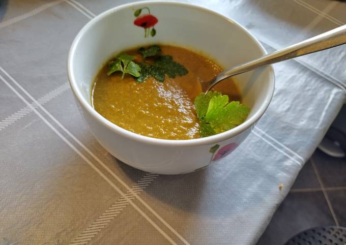 A picture of Mushroom and celery soup.