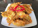 A picture of Indonesian Vegetable Fritters (bakwan sayur).