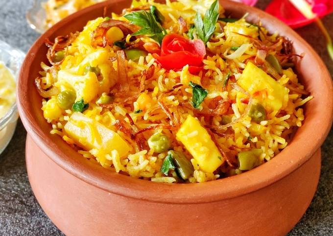 A picture of Vegetable Biryani.