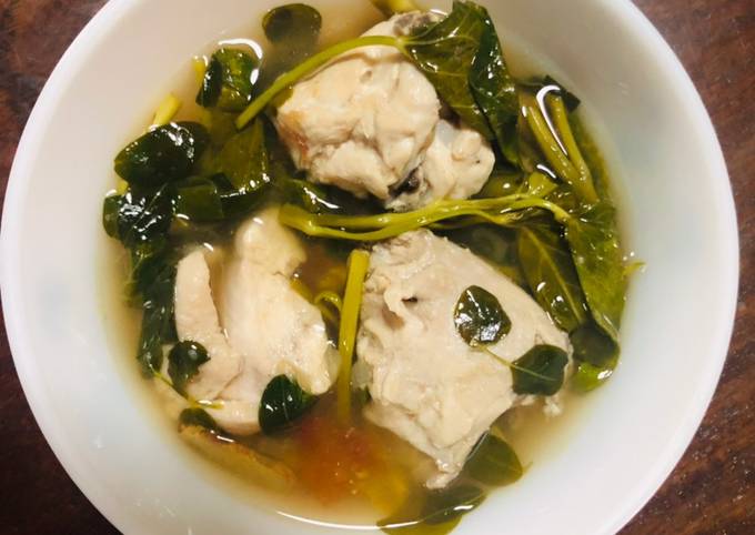 A picture of Chicken & Vegetables in Tamarind Broth >> Filipino Sinampalukan.