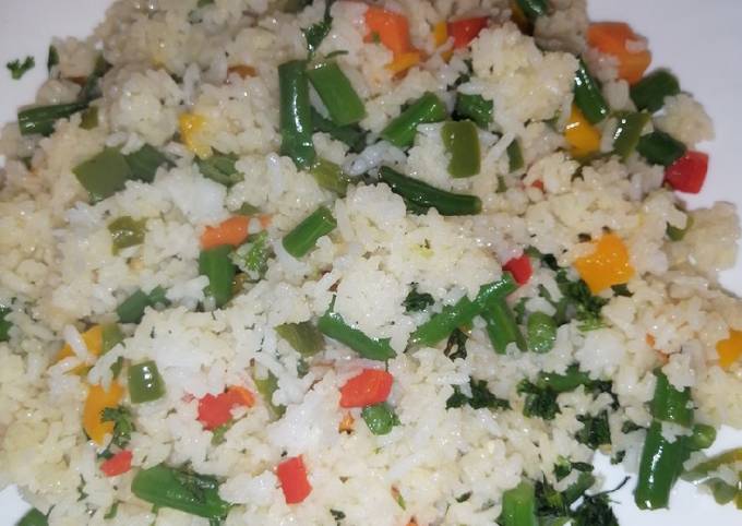 A picture of Fried Vegetable rice.