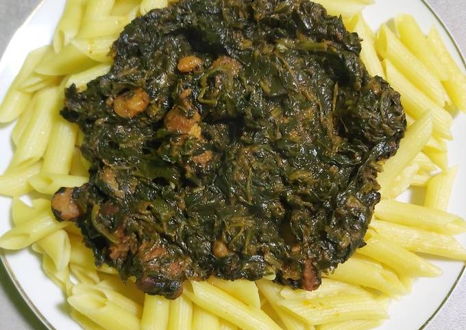 A picture of Spinach stew / vegetable stew.