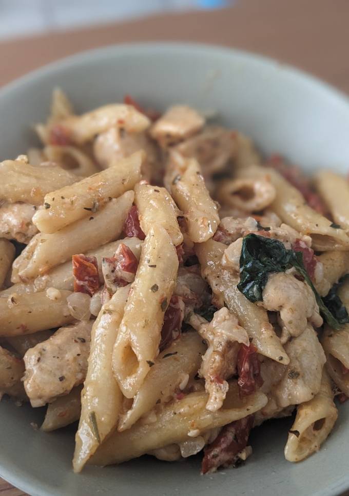 A picture of Marry me Chicken Penne Pasta.