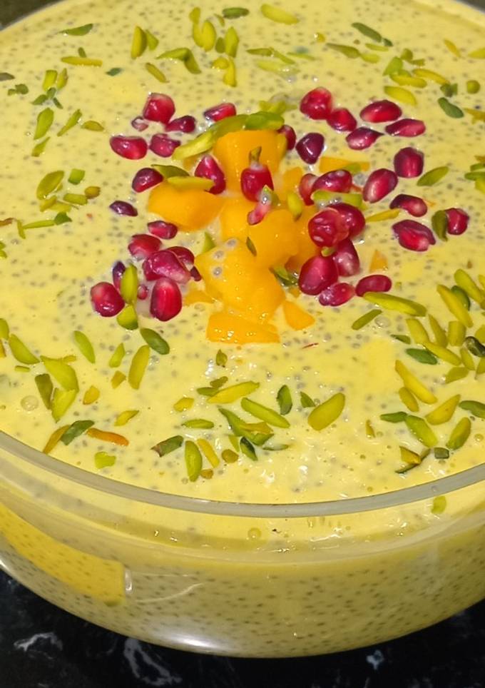 A picture of Chia Mango Pudding.