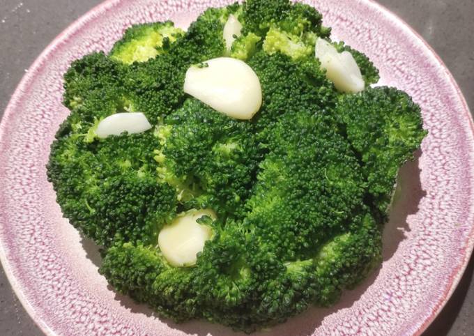 A picture of Boiled Broccoli.