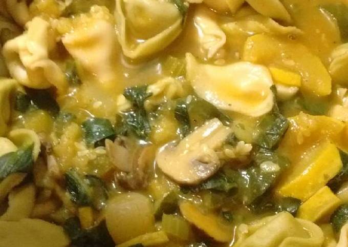 A picture of Vegetable Tortellini Soup.