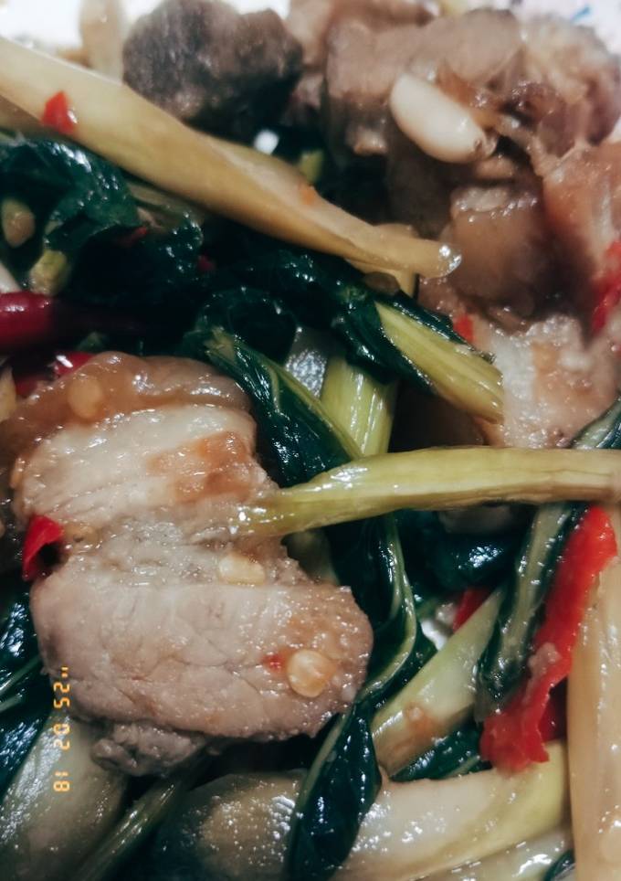 รูปของ คะน้าหมูกรอบ