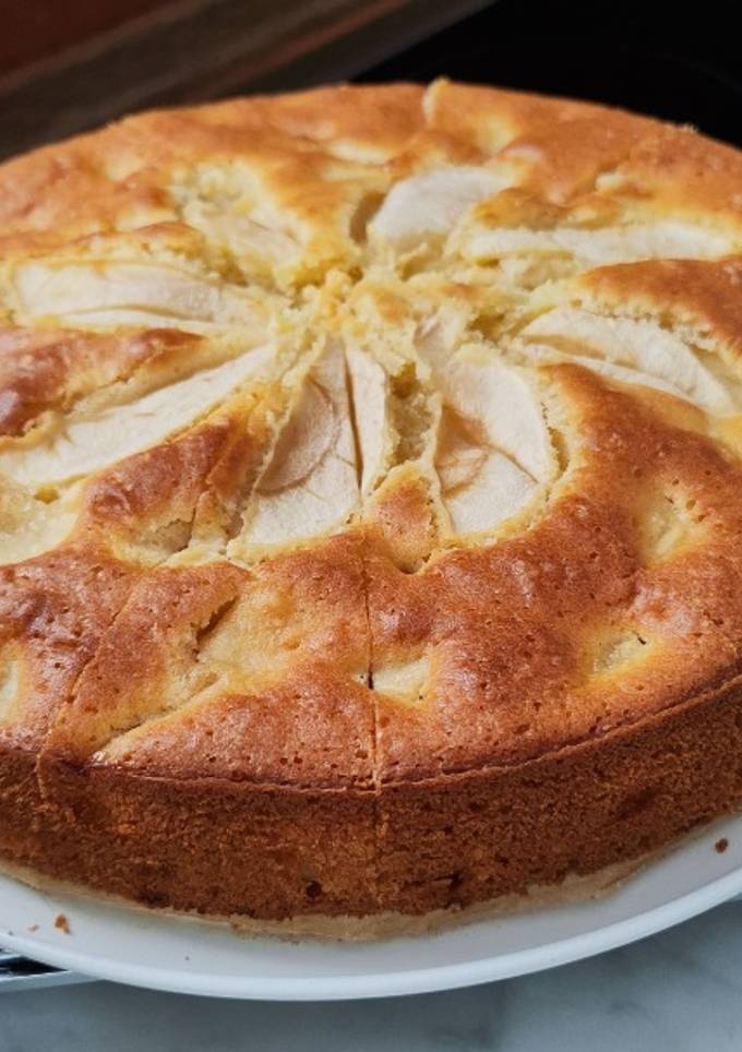 A picture of Apple cake.