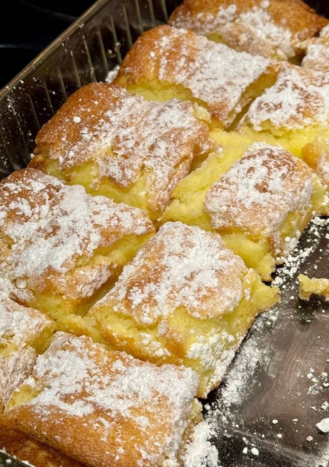 A picture of Lemon Bars.