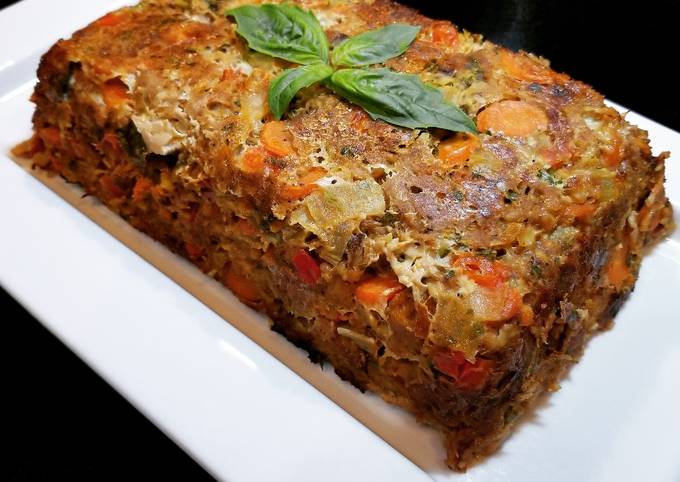 A picture of Turkey and Vegetable Meatloaf.