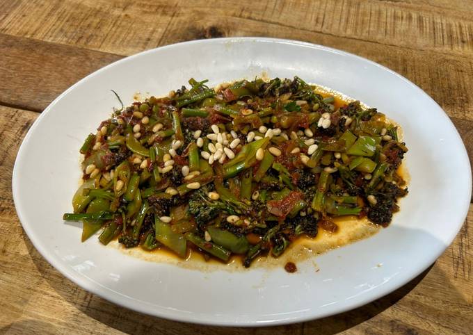 A picture of Quick Broccoli Veggie with Pomegranate Sauce and Saffron.