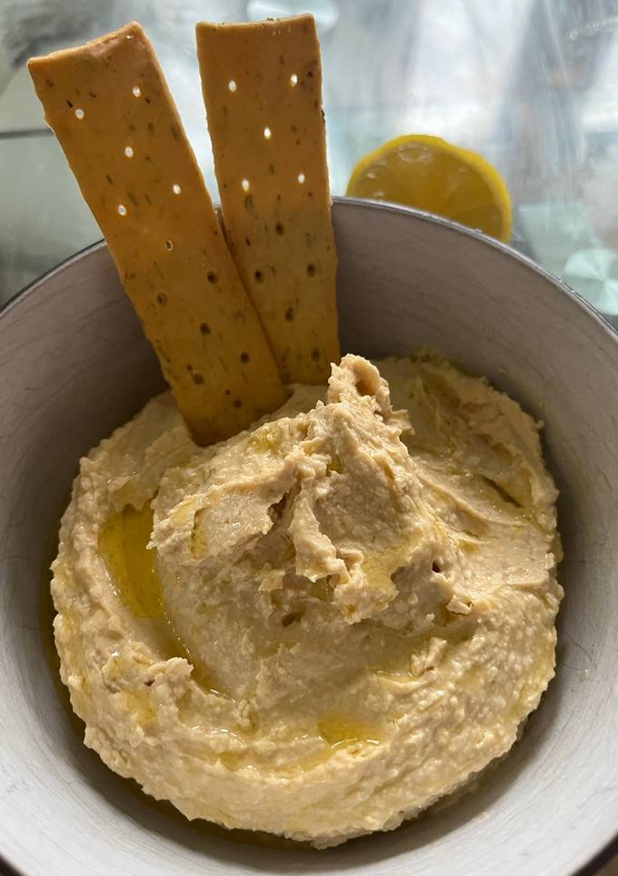 A picture of Basic Hummus.