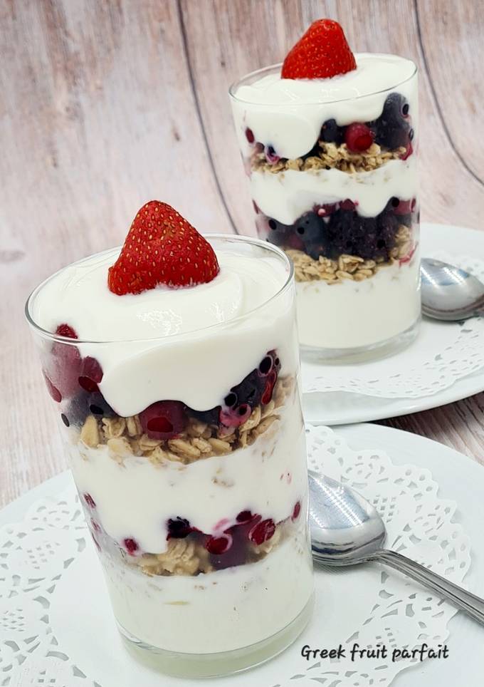 A picture of Greek fruit parfait.