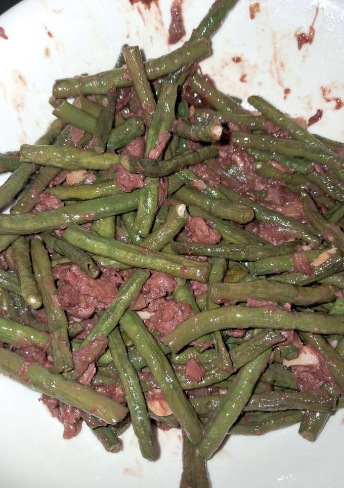 A picture of Snake Beans Adobo.