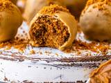 A picture of No-Bake Biscoff Cheesecake Balls.