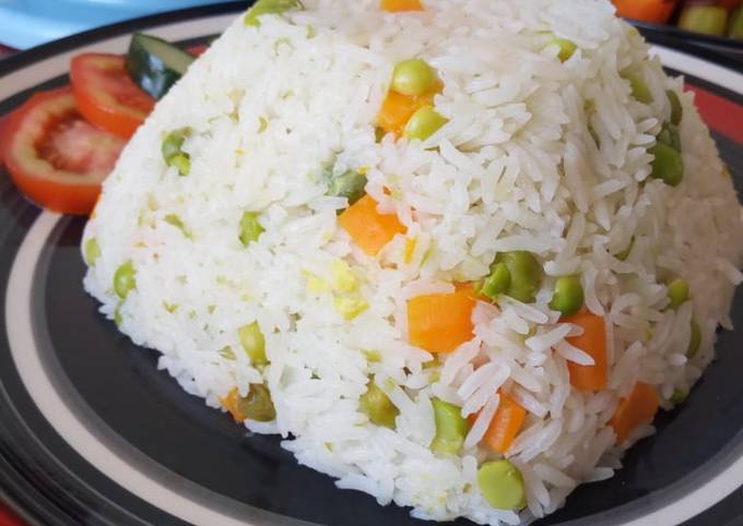 A picture of Fluffy Vegetable Rice.