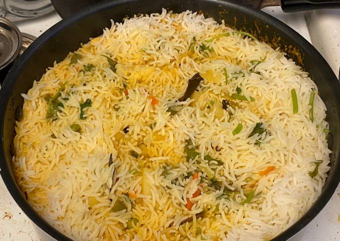 A picture of Vegetable biriyani.