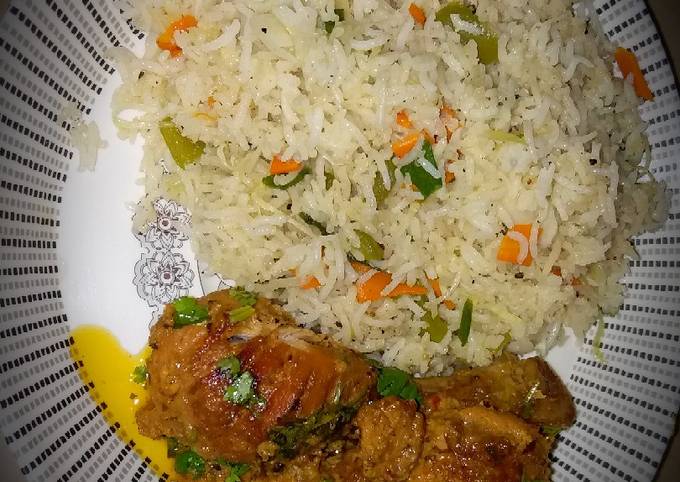 A picture of Vegetable rice with Maharani chicken....