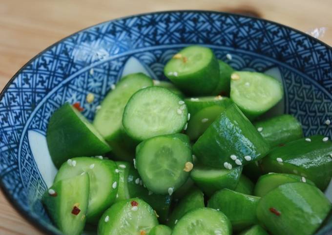 A picture of Mini cucumber pickles.