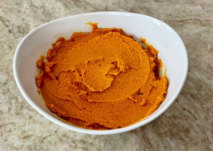 A picture of Pumpkin Hummus.