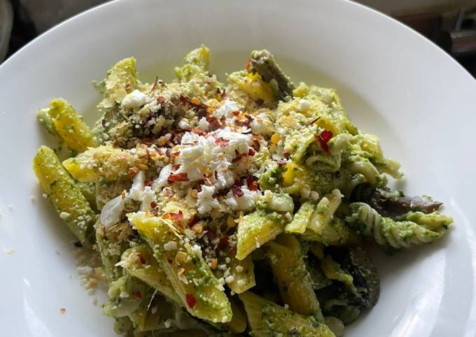 A picture of Mushroom and Bean Pesto Pasta.