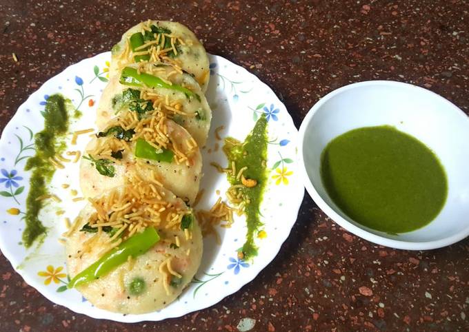 A picture of Healthy vegetable idli.