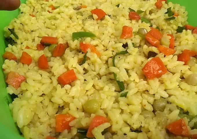 A picture of Pineapple Fried Rice.