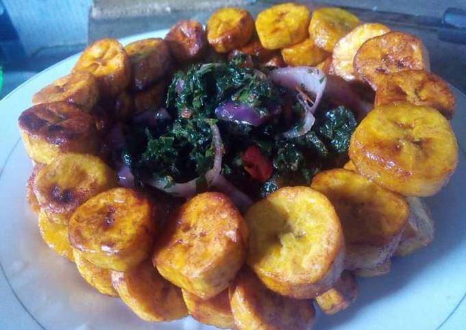 A picture of Plantain and vegetable sauce.