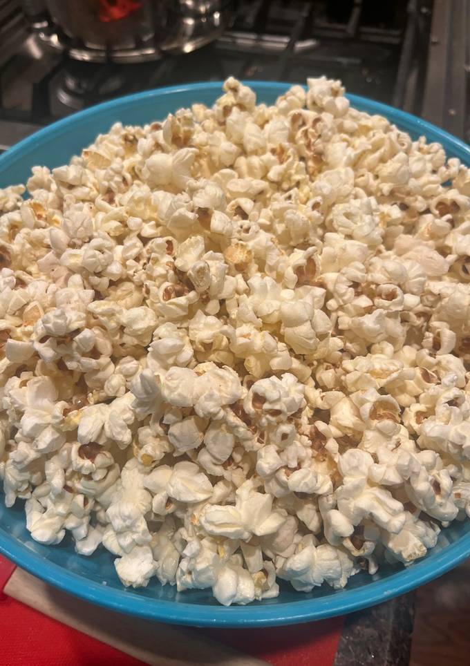 A picture of Easy Buttered Popcorn.