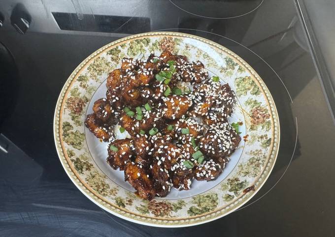 A picture of Sweet and spicy Chinese chicken.