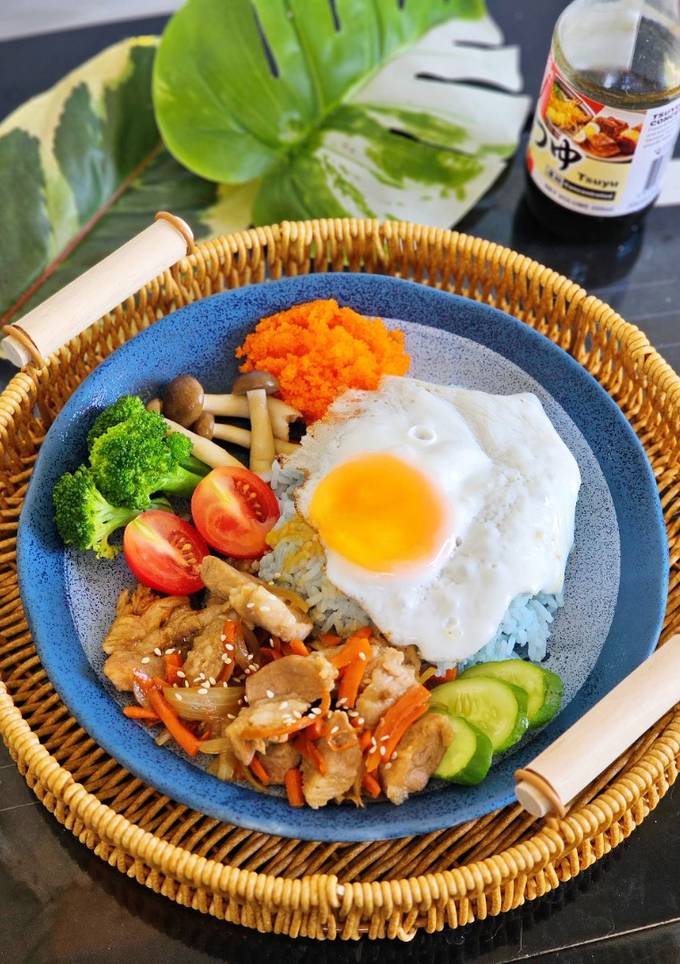 รูปของ ข้าวหน้าหมูผัดซอสญี่ปุ่น