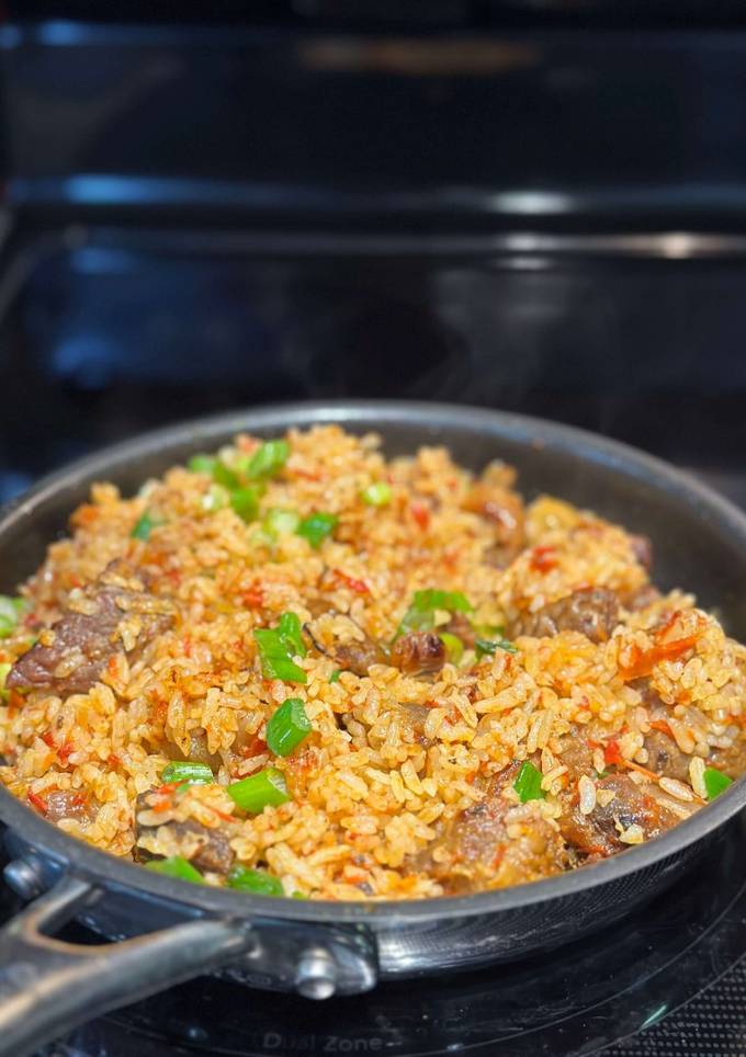 A picture of Mouthwatering asun jellof rice.