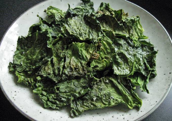 A picture of Cabbage Outer Leaf Chips.