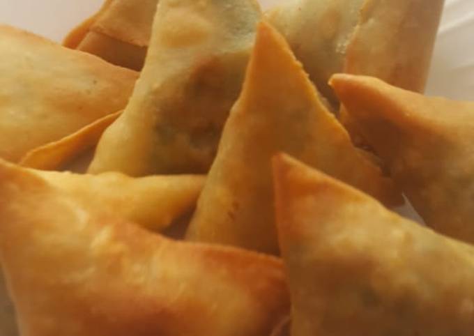 A picture of Vegetable samosas.