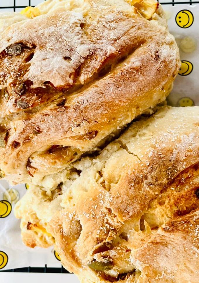 รูปของ หนมปังช่างเป็นสับปะรด🥥มะพร้าวฝอยอัลมอนด์🥜🌰🍞🍍Artisan Bread