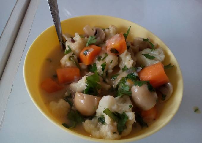 A picture of Hearty mushroom veggie soup#vegetable contest.